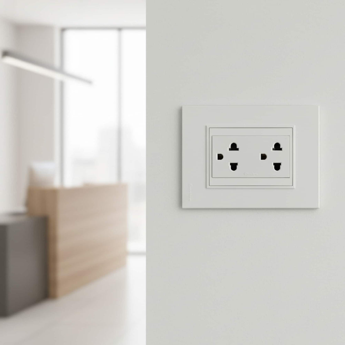 PLACA Y DISTANCIADOR BLANCA (BAUHAUS) Incluye RIBETE