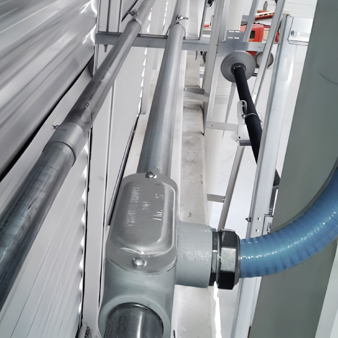 TUBERÍA CONDUIT FLEXIBLE LIBRE DE HALOGENO LIQUIDTIGHT 2" (ROLLO: 50 MTS); Modelo: LQLH