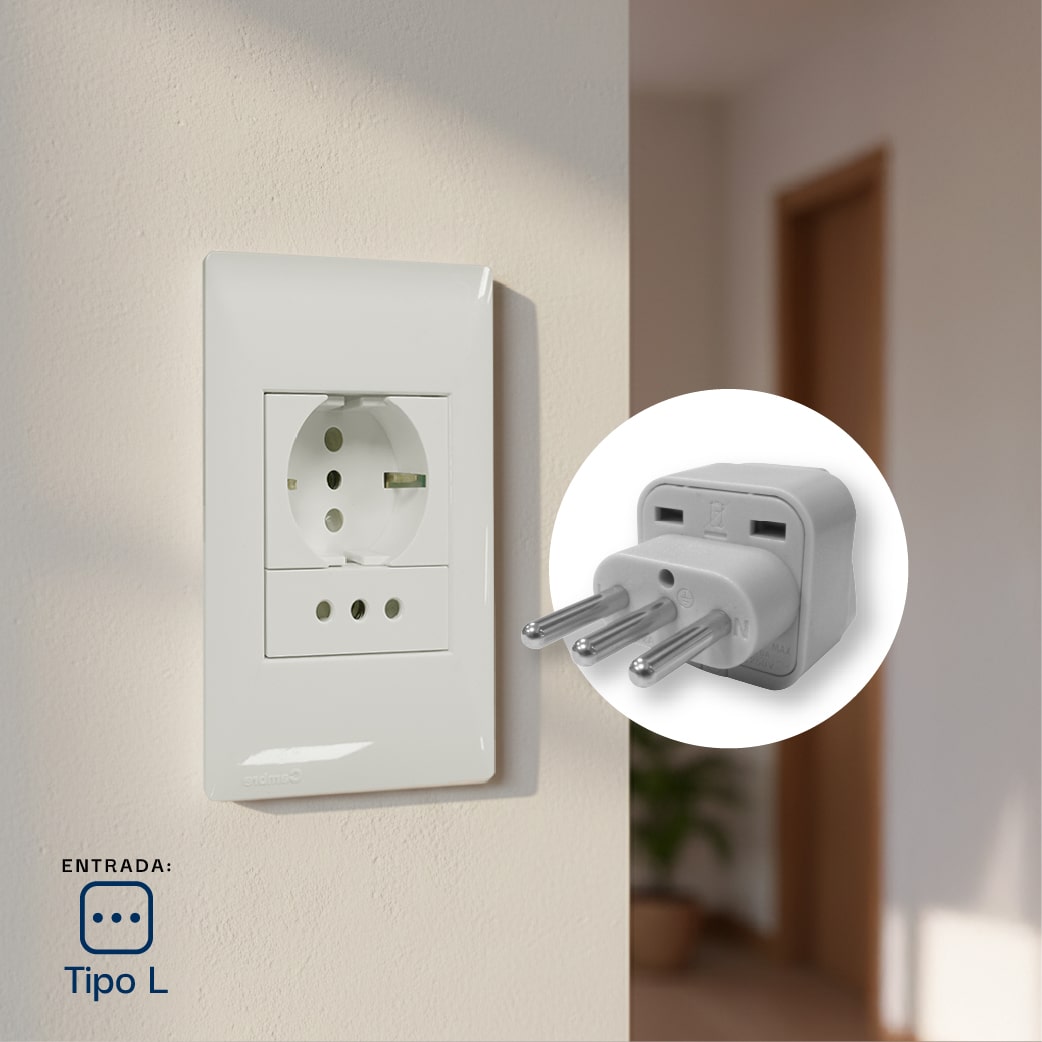 ADAPTADOR UNIVERSAL ESPIGA TRES EN LINEA 10A 250V COLOR GRIS
