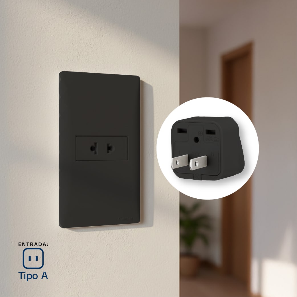 ADAPTADOR UNIVERSAL ESPIGA PLANA 10A 250V COLOR NEGRO